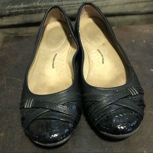 Black memory foam flats